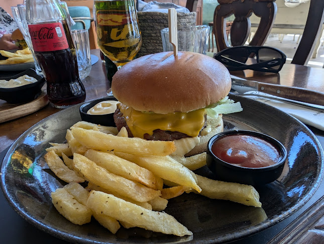 Kri Kri - Γαστρονομία και φιλοξενία