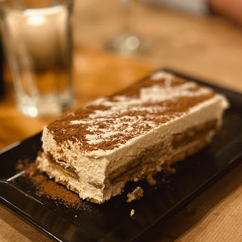 Τρεις Λαλούν - Treis Laloun - Γαστρονομία και φιλοξενία