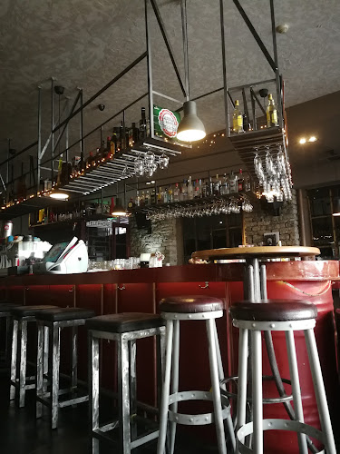 Opinii despre CAFE CINE 23 în Κόνιτσα - Γαστρονομία και φιλοξενία