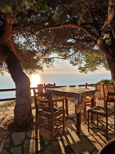 Ταβέρνα Εστιατόριο Ιόνιο - Αθάνι