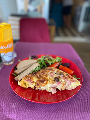 Opinii despre Le Petit Cafe în Πόρτο Χέλι - Γαστρονομία και φιλοξενία