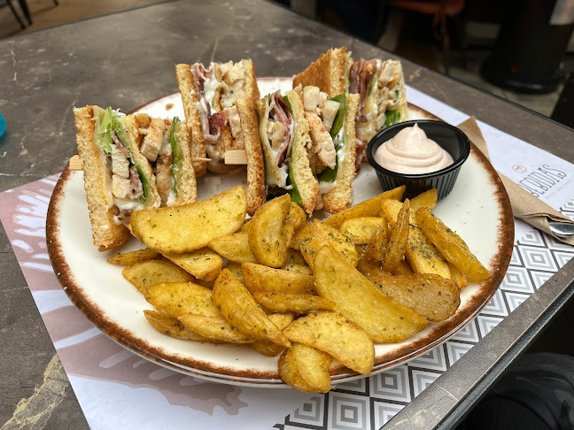 Opinii despre Bebidas all day bar în Χαλάνδρι - Γαστρονομία και φιλοξενία