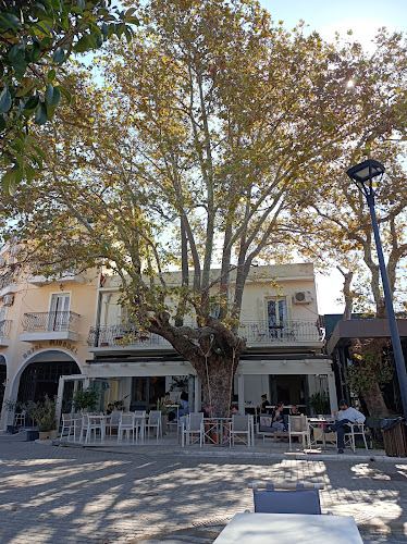 Έntree All Day Bar - Γαστρονομία και φιλοξενία