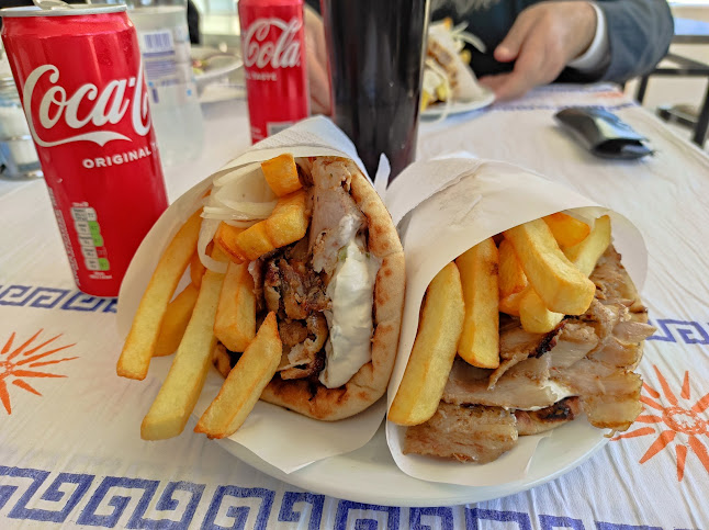 Opinii despre "Τα αδέρφια" Κοτόπουλα στα κάρβουνα în Σταυρός - Γαστρονομία και φιλοξενία