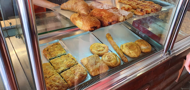 Opinii despre Bakery Neratzoulis în Μάλια - Γαστρονομία και φιλοξενία