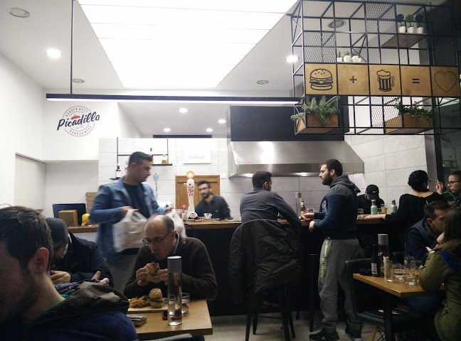 Comentarii opinii despre Picadillo Burger Nest