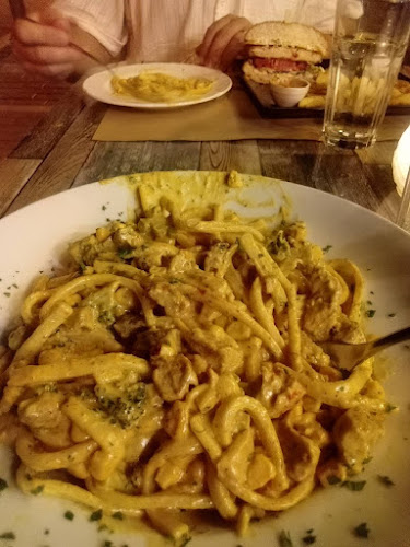 Τρεις Λαλούν - Treis Laloun - Αθήνα