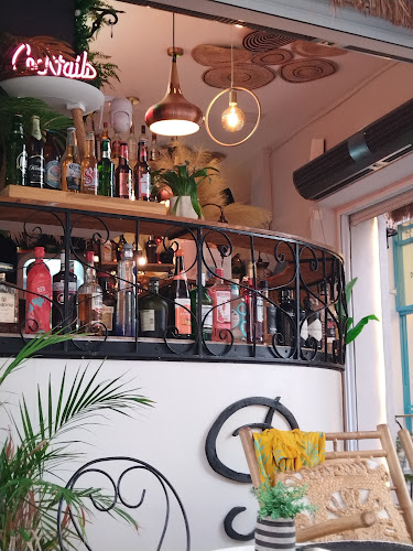 Opinii despre Parrot cocktail & burgers în Σκιάθος - Γαστρονομία και φιλοξενία