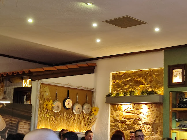 Πλ. Αγίας Τριάδας, Πεντέλη 152 36