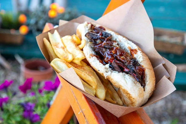 Opinii despre Theios - Strictly Gourmet Street Food în Μύρινα - Γαστρονομία και φιλοξενία