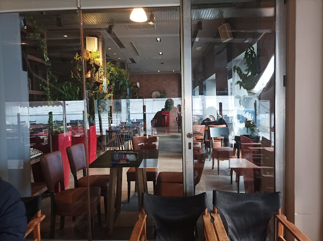 ME XRWMA - Γαστρονομία και φιλοξενία