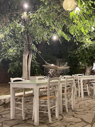 Αυλή - Γαστρονομία και φιλοξενία