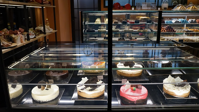 Opinii despre KELESIDIS patisserie în Λάρισα - Γαστρονομία και φιλοξενία