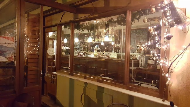 Ανδρέα Γκίνη, Αθήνα 152 33