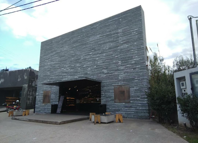 Αθηνών 7, Ρίο 265 04