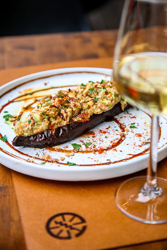 Comentarii opinii despre Caravin Wine & Wanderlust