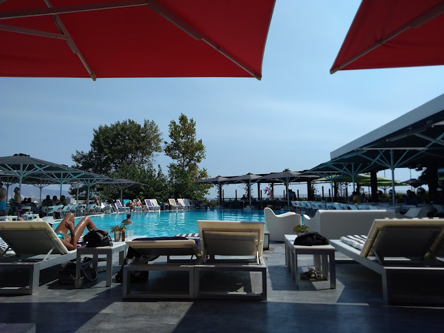 Pisina - Γαστρονομία και φιλοξενία