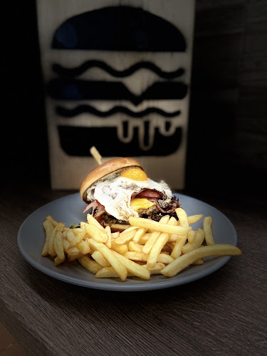 Hungry Bear - Γαστρονομία και φιλοξενία