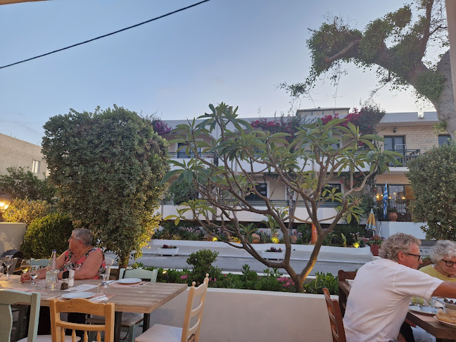 Opinii despre Finikas Taverna în Ρέθυμνο - Γαστρονομία και φιλοξενία