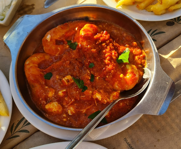 Εστιατόριο Τα Καραφάκια - Αίγινα