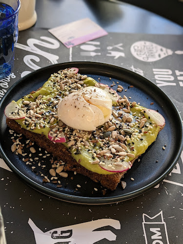 The Underdog® Flagship Store Thissio - Γαστρονομία και φιλοξενία