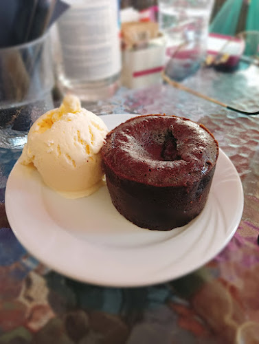 Route 82 - Γαστρονομία και φιλοξενία