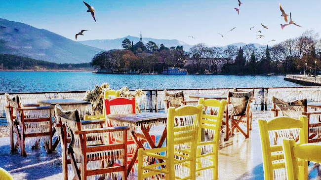 Δε Βίλατζ - Ιωάννινα