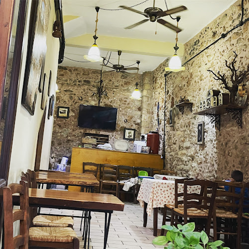 Στο καρφί και στο Πέταλο (Sto Karfi Kai Sto Petalo) - Γαστρονομία και φιλοξενία