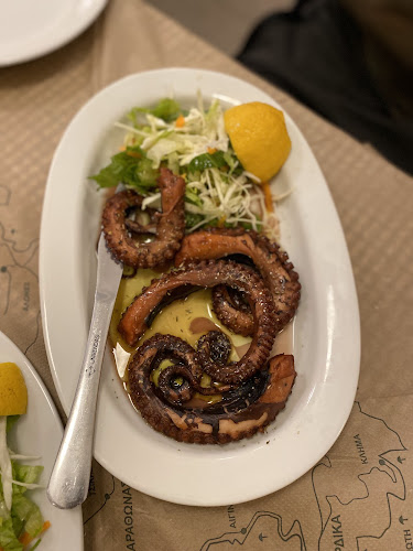 Εστιατόριο Τα Καραφάκια