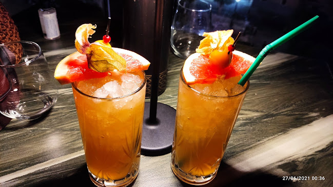 Amaryllis Roof Garden