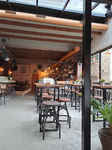 Opinii despre STARDUST în Καστοριά - Γαστρονομία και φιλοξενία