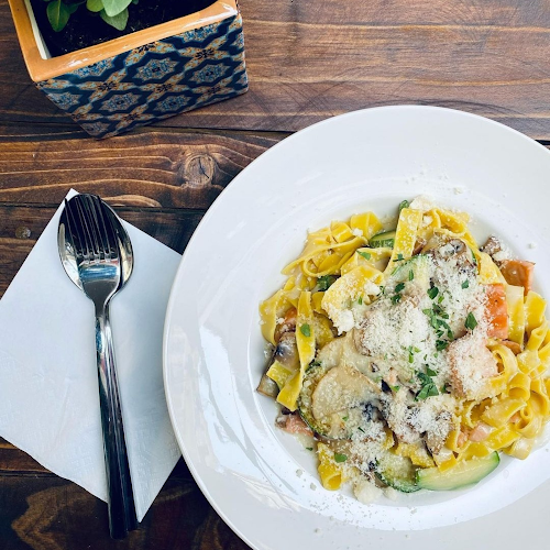 Opinii despre Pasta e Cocktail Bar în Καβάλα - Γαστρονομία και φιλοξενία