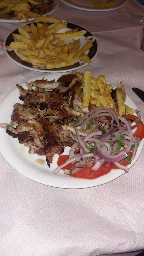 Opinii despre Γύρος Στα Κάρβουνα "Ο Σπύρος" în Καβάλα - Γαστρονομία και φιλοξενία