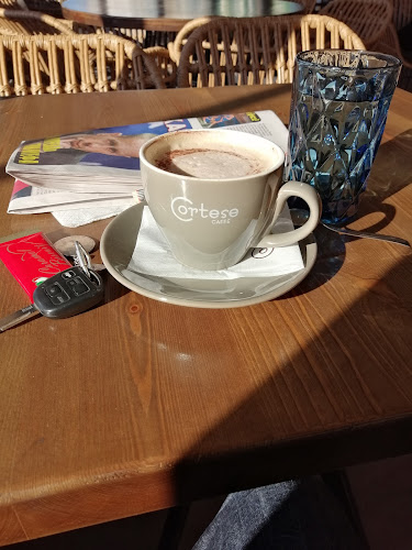 Λεωφ. Ακτή Καραϊσκάκη 30, Σαλαμίνα 189 00