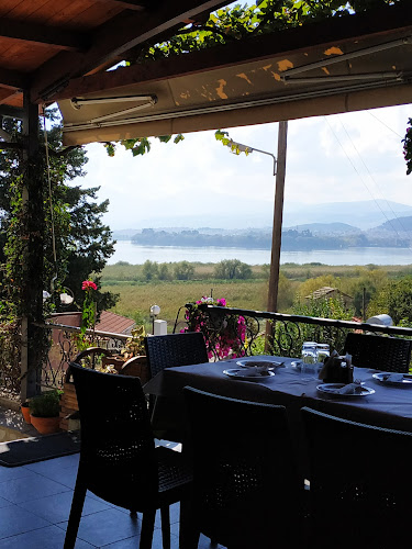 Opinii despre Χρύσανθος Chrysanthos în Αμφιθέα - Γαστρονομία και φιλοξενία