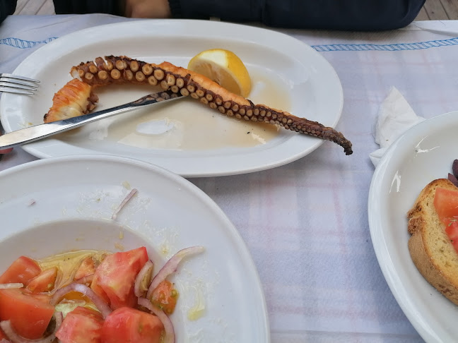 Λεωφ. Αρχαίου Θεάτρου 42, Ερέτρια 340 08