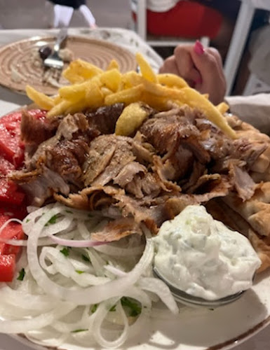 Καρβουνάκια - Γαστρονομία και φιλοξενία