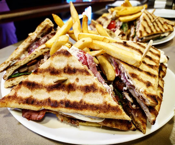 Ψητοπωλείο - Ο Γύρος Της Πλατείας - Αργοστόλι