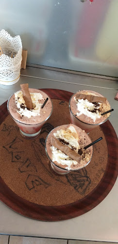 Opinii despre Piazza Coffee Πλατεία Πλωμαρίου în Πλωμάρι - Γαστρονομία και φιλοξενία