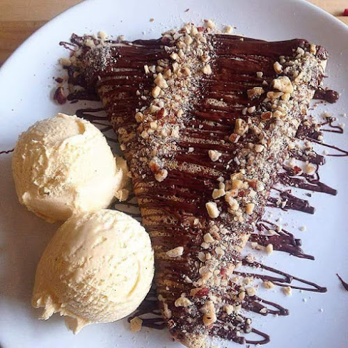 Meneis gia cafe ouranoupoli