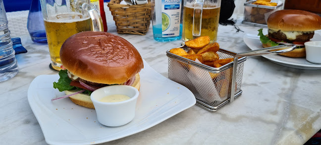 Billy's restaurant sports bar - Γαστρονομία και φιλοξενία