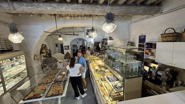 Gioras Wood Medieval Mykonian Bakery - Γαστρονομία και φιλοξενία