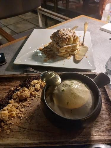 Βρεγμένη Γάτα - Γαστρονομία και φιλοξενία