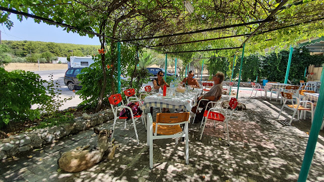 Opinii despre Ταβέρνα Ψησταριά ο Μπάμπης în Μάνδρα - Γαστρονομία και φιλοξενία