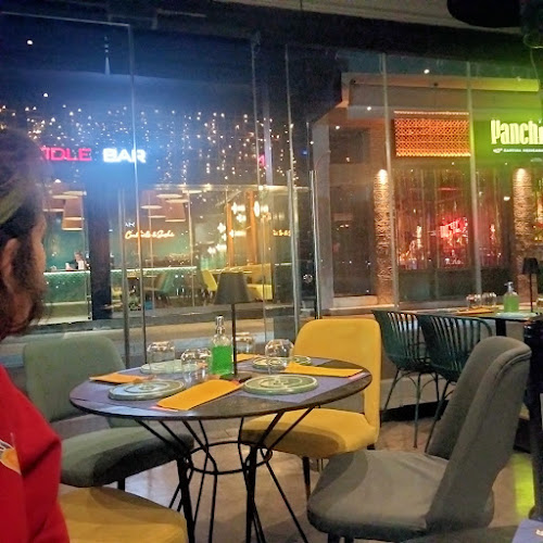 Ακτή Κουμουνδούρου 60, Πειραιάς 185 34