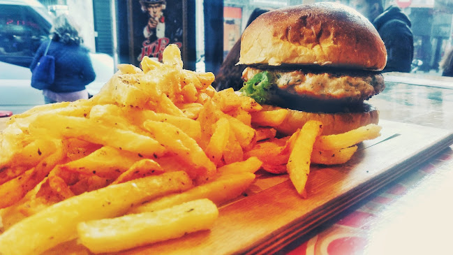 Hot Hot Burger Bar - Γαστρονομία και φιλοξενία