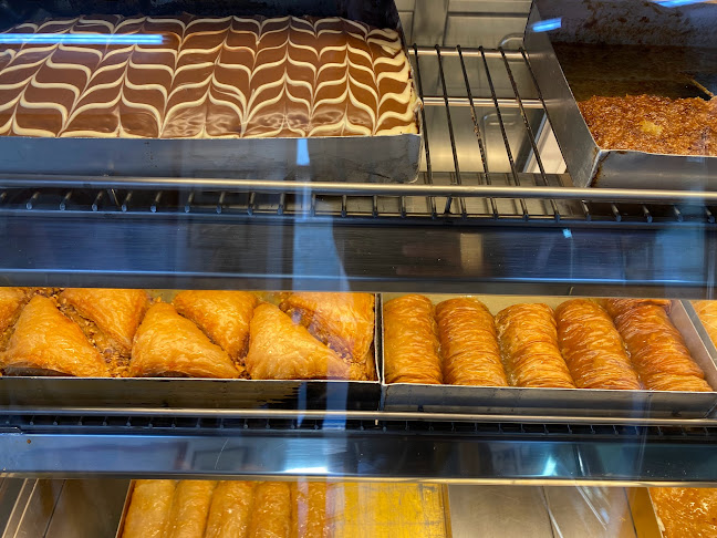 Μία Ζωή Λουκουμάδες (Γεώργιος Ἐμμ. Δεμενεόπουλος)