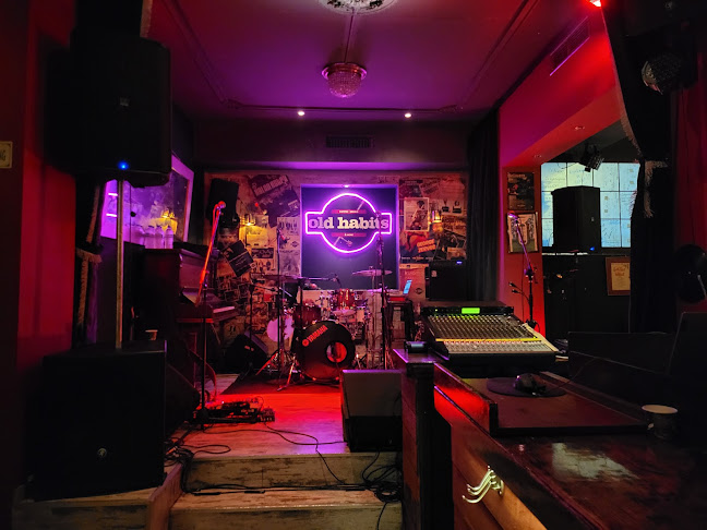 Old Habits - Γαστρονομία και φιλοξενία