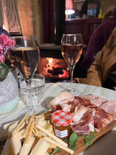 TORTUGA ArtCafè Winebar Gallery - Αίγινα