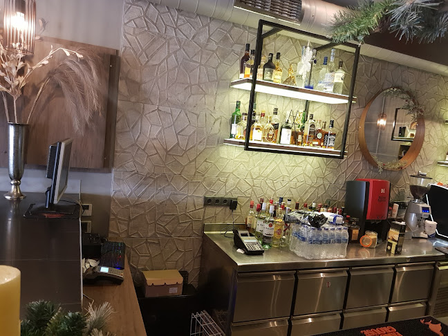 Comentarii opinii despre Cafe-Bar "Status"